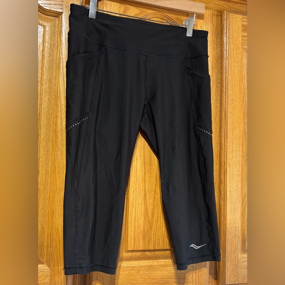 Saucony Bullet Series Black Capri Compression Leggings for Running Large - Picture 3 of 7